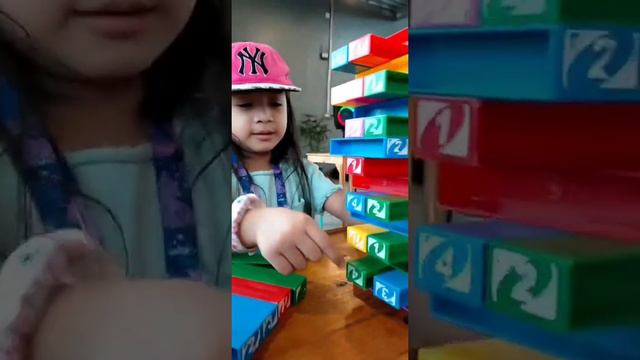 AVA BERMAIN UNO STACKO