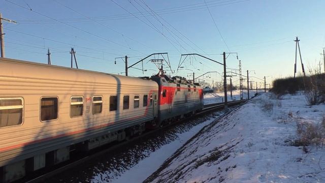 ЭП1М-704 с поездом №110 Москва - Анапа