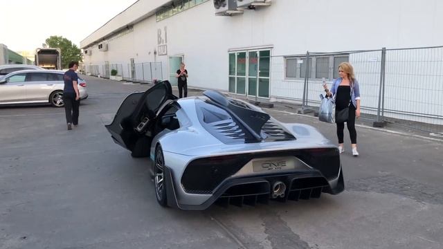 Mercedes-AMG Project ONE driving in all-electric mode смотреть онлайн