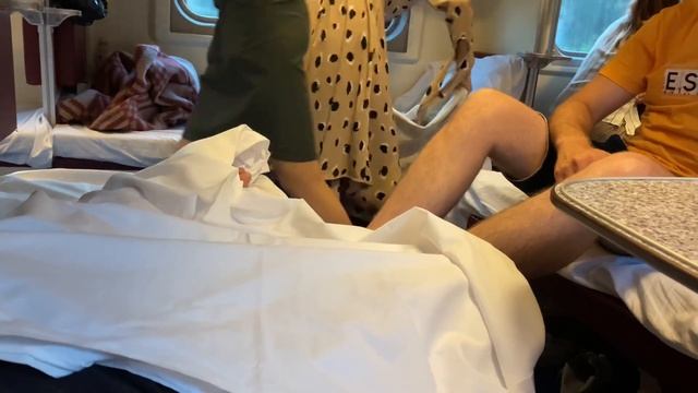 VLOG: ЕДЕМ НА МОРЕ на ПОЕЗДЕ и на МАШИНЕ смотреть онлайн