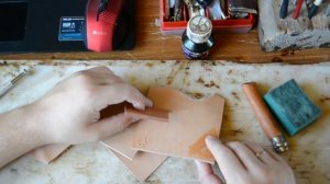 Видеопособие «Резьба по коже для начинающих». Часть 2 Кожа растительного дубления