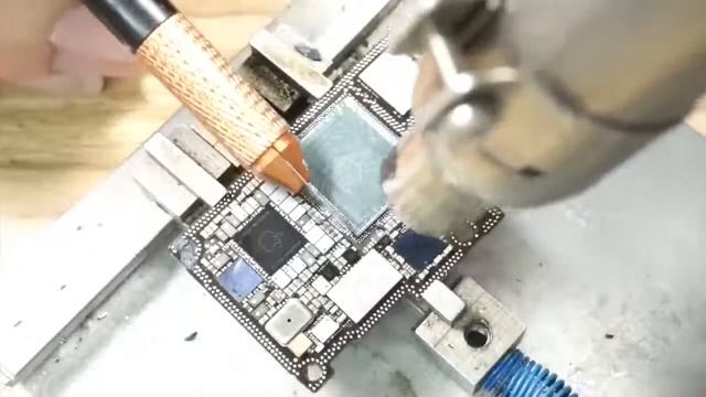 iPhone X/XS/XS Max CPU replacement смотреть онлайн