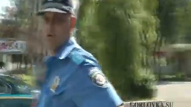 ГАИ Горловки хотели сбить пешехода, и вызвали бандита смотреть онлайн
