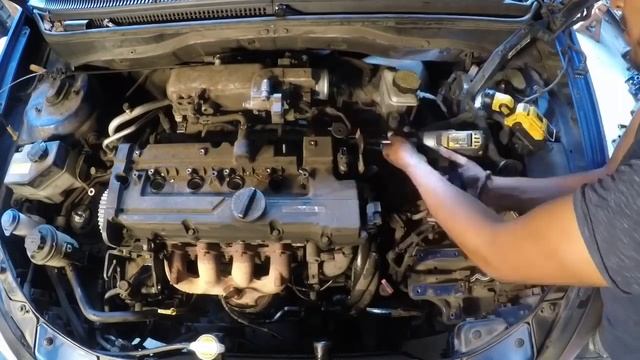 Kia Rio con Banda de tiempo rota parte 2...Como desarmar motor Kia Rio. смотреть онлайн