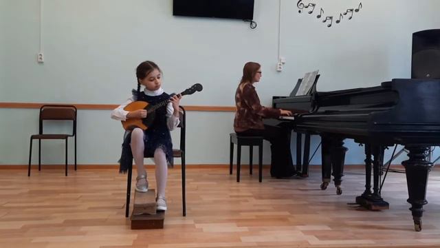Ахмедова Дарина - украинская народная песня "Веселые гуси" смотреть онлайн