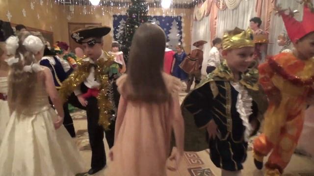 Танец "Белый снег" в исполнении детей гр. №9 МБДОУ "ЦРР - д/с "Сказка" смотреть онлайн