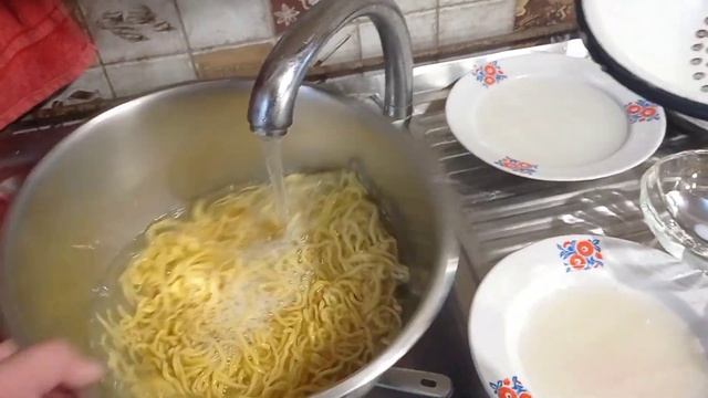 Самый лучший рецепт Оливье и как готовить домашнюю вермишель. смотреть онлайн