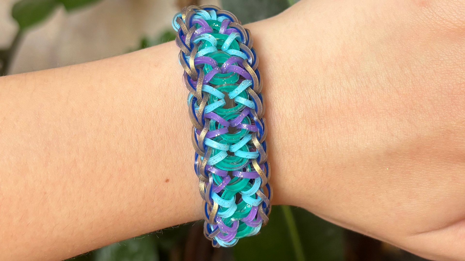 Браслет «Вдохновение» ИЗ РЕЗИНОЧЕК на станке ДЛЯ НАЧИНАЮЩИХ смотреть онлайн