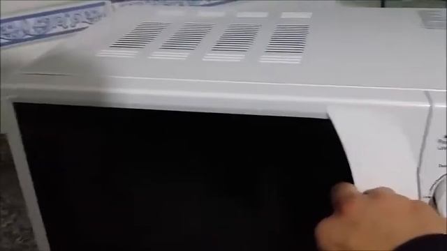 Unpackingreview   Microwave Candy CMW 2070M