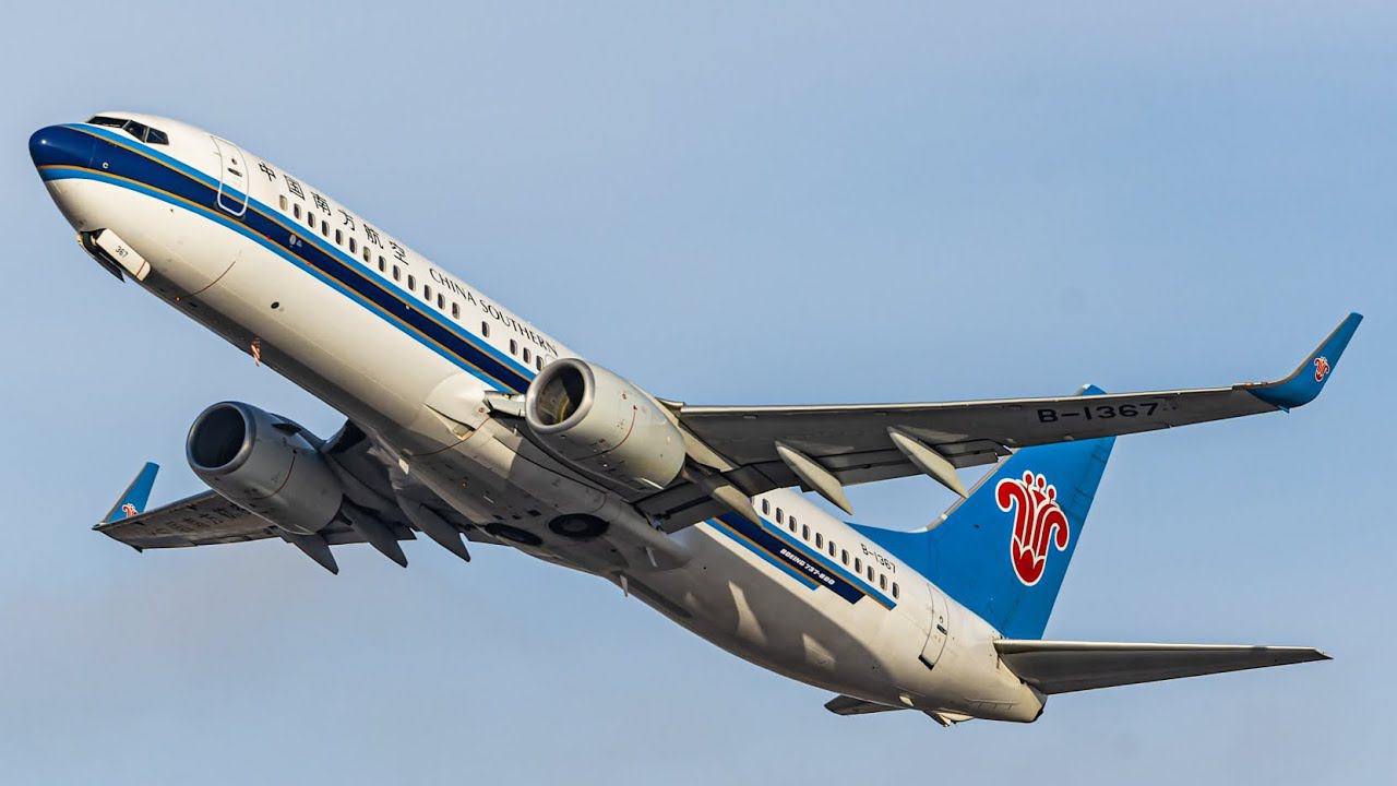 landing at Astana airport смотреть онлайн
