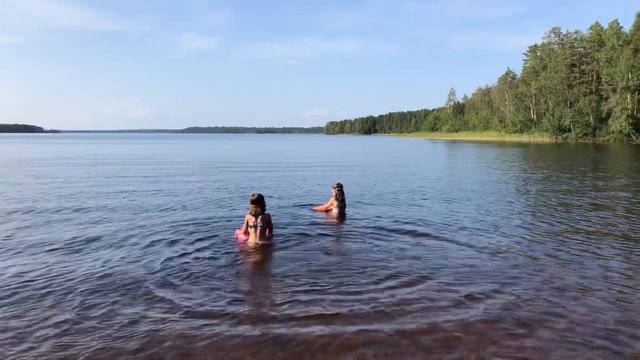 Алекса и Николь на Высокинском озере.