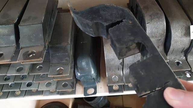Подушки трактора Т-150  на двигатель кпп кабину рессору