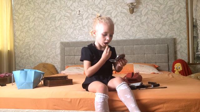 Пока мамы нет дома смотреть онлайн