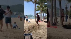 Зажигает китайский дед