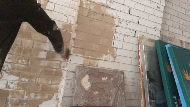 ФОТОЗОНА! Лофт стена ДА ЗДРАВСТВУЕТ РЕВОЛЮЦИЯ!!! Рушим старое, чтобы создать новое! смотреть онлайн