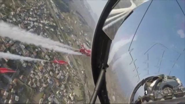 Kiwi takes command of British RAF Red Arrows acrobatic team смотреть онлайн