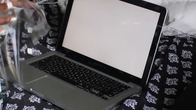 Apple MacBook Pro 13.3-Inch MD101LL/A Laptop UNBOXING!!! смотреть онлайн