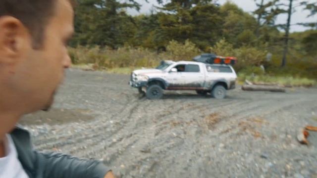Vancouver Island - Beach Camping on Pacific Ocean during a storm | Overland Truck camping | Ep20 смотреть онлайн