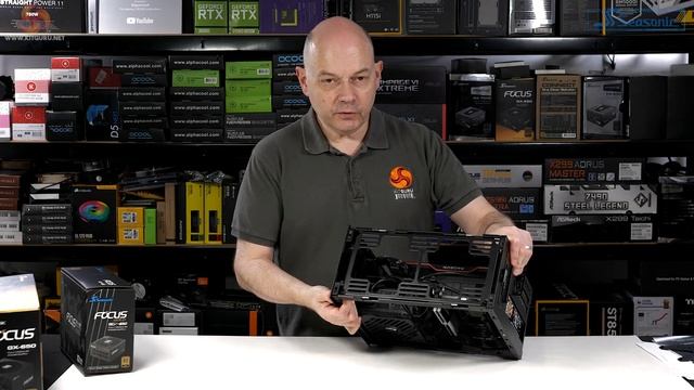 Lian Li Q58 Mini ITX Chassis Review смотреть онлайн