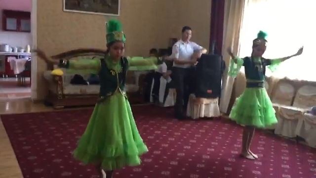 КАЗАХСКИЙ ТАНЕЦ смотреть онлайн