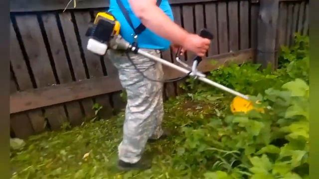 Косим триммером траву!✌?? смотреть онлайн