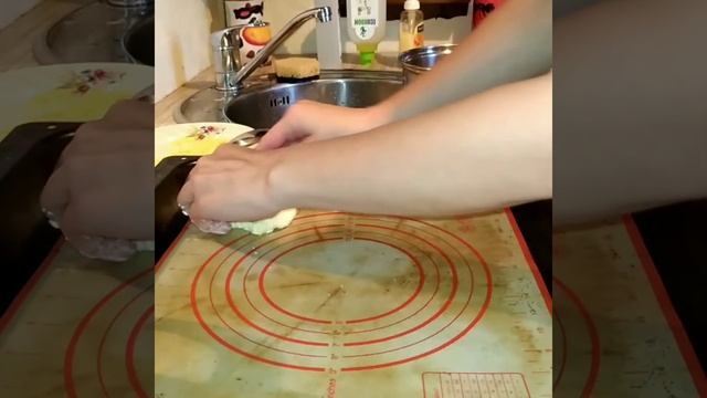 Домашние блины с черникой