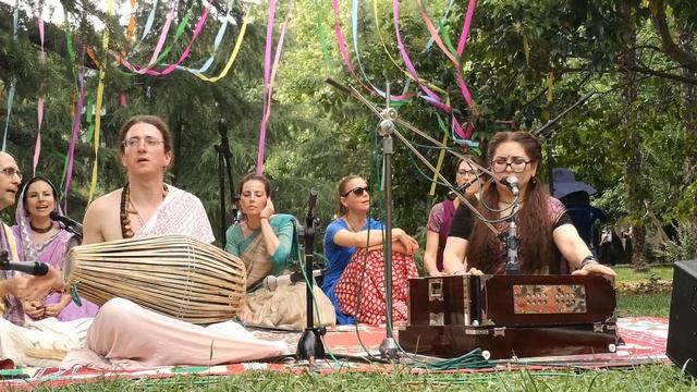 Сарванга Сундари (SHYNARA) & Ко - Радха Рамана Хари смотреть онлайн