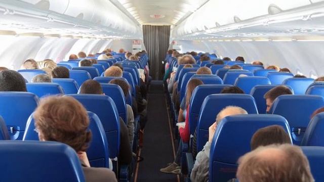 Эксперт рассказал, когда и почему нельзя спать в самолете смотреть онлайн