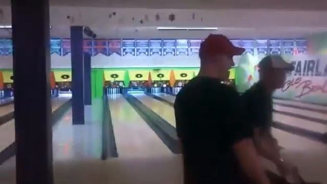 !! 3 STRIKES IN A ROW !! 2 for 3 Candle pin Bowling смотреть онлайн