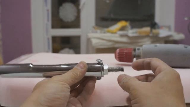 Чем и как сделать ОТВЕРСТИЕ В ПОРОЛОНЕ для каретной стяжки. смотреть онлайн