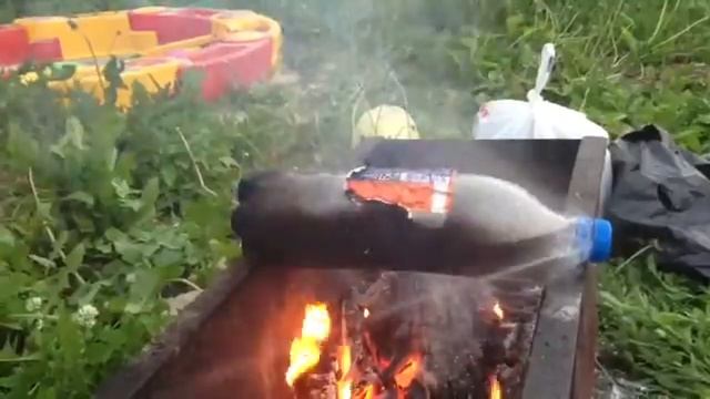 Как вскипятить воду в пластиковой бутылке смотреть онлайн
