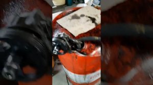 как выкачать отработку из бочки в канистры