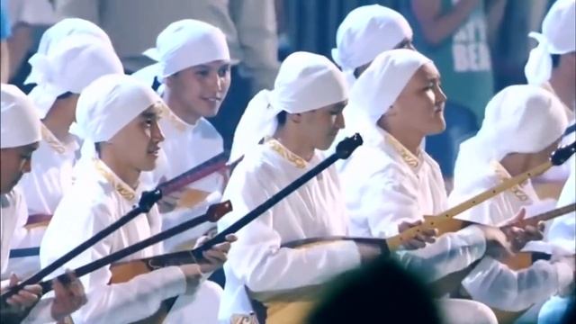 Димаш играет на домбре смотреть онлайн