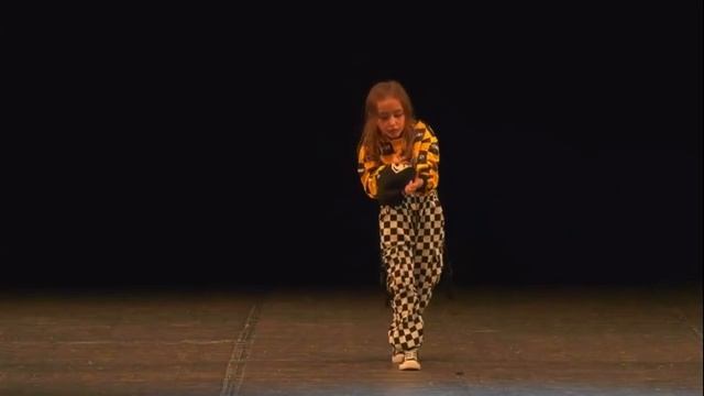 Хип хоп соло. Ситникова Серафима 8 лет Королевская Академия Танца hip-hop dance чемпионат смотреть онлайн