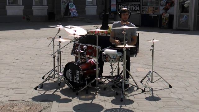 Уличный барабанщик. 02.06.16 Екатеринбург смотреть онлайн