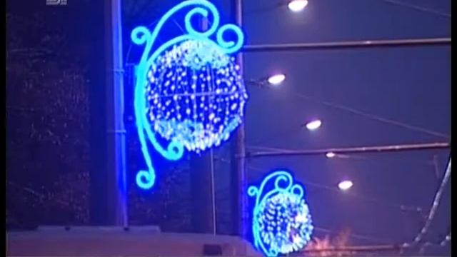 Праздник продолжается! Иллюминацию в Челябинске пока отключать не будут смотреть онлайн