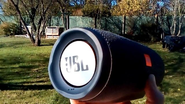 JBL Charge Essential - Bass Test смотреть онлайн