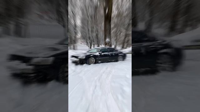 Что такое Quattro зимой. Нужно было перегнать машину со спущенной пневмой на летней резине. смотреть онлайн