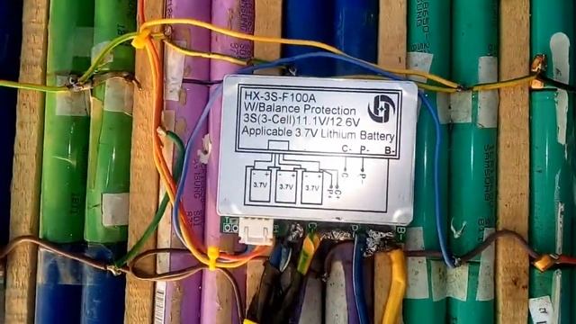 lithium ion make battery 12v 100 3s BMS 100amp solar controller charger 10 amp to смотреть онлайн
