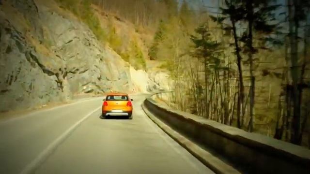 New 2014 Volkswagen CrossPolo Driving Scenes
