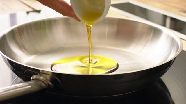 Barilla | How to make Spaghetti with broccoli, anchovies, and olive oil | No waste смотреть онлайн