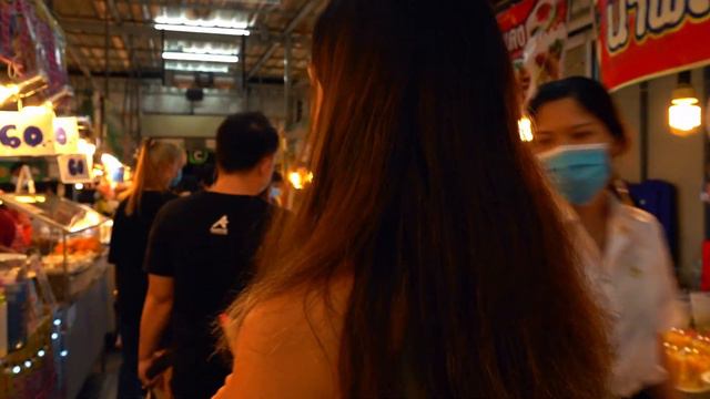 Почему тайцы любят ночные рынки? Еда шоппинг отдых цены. Таиланд 2021