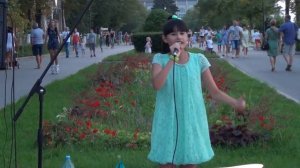 Диана Анкудинова - Non, Je Ne Regrette Rien. Набережная г.Самары. 22.08.2016.mp4