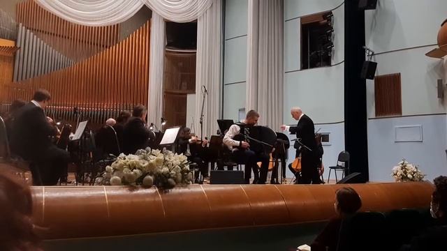 R. Galliano - TANGO POUR CLAUDE | Камерный оркестр Беларуси (дириж. В. Бортновский, соло М. Волчков смотреть онлайн