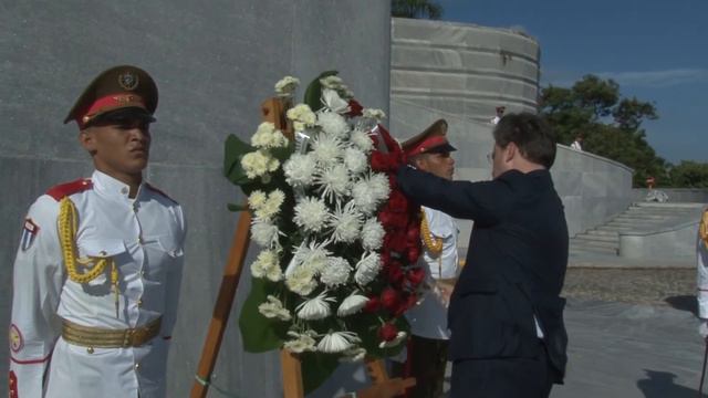 Министар Селаковић положио венац у Меморијалном центру "Хосе Марти" смотреть онлайн
