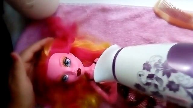 Как убрать жирные волосы кукле смотреть онлайн