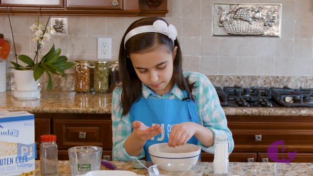 The Easiest Matzo Brei | A Kid-Friendly Passover Breakfast Recipe смотреть онлайн