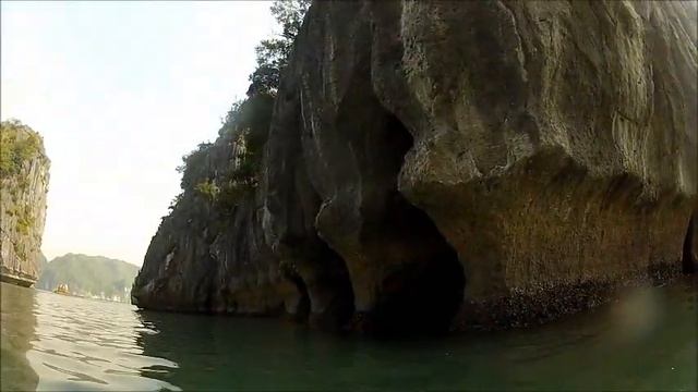 Solo Kayak Ha Long Bay and Cat Ba Island смотреть онлайн