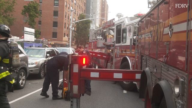 *ALL-HANDS!* FDNY Battles First Floor Store on FIRE in East Harlem [Manhattan 10-75 Box 1316] смотреть онлайн