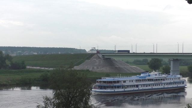 Круизный теплоход Сергей Образцов смотреть онлайн